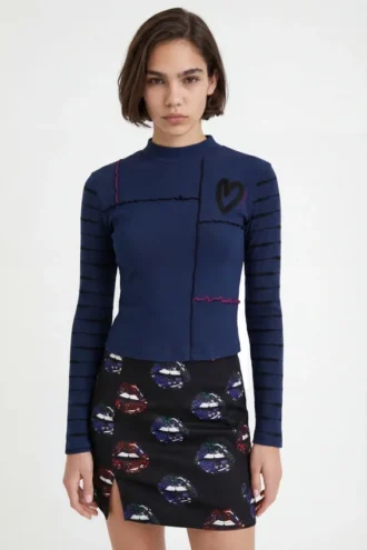 Arty ribbad T-shirt med volanger