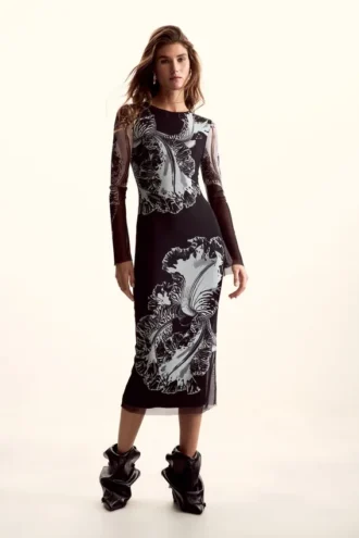 Klänningar designade av M. Christian Lacroix