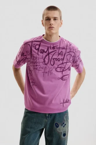 Kortärmad T-shirt med text
