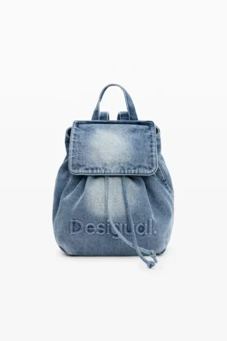 Liten ryggsäck i denim med berlocker