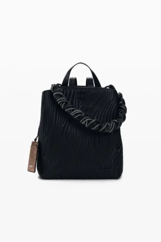 Liten ryggsäck med präglad design