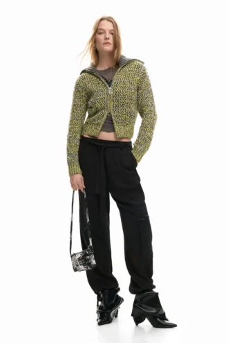 Liten texturerad crossbody-plånbok