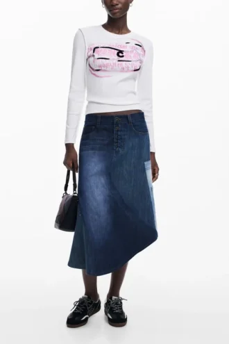 Långärmad T-shirt med rosa bokstäver