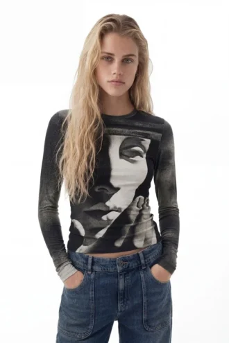 Långärmad T-shirt med skulpturmotiv
