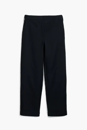 Raka byxor i utility-stil
